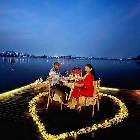 Divine Resort & Spa คัมพาลา ภายนอก รูปภาพ