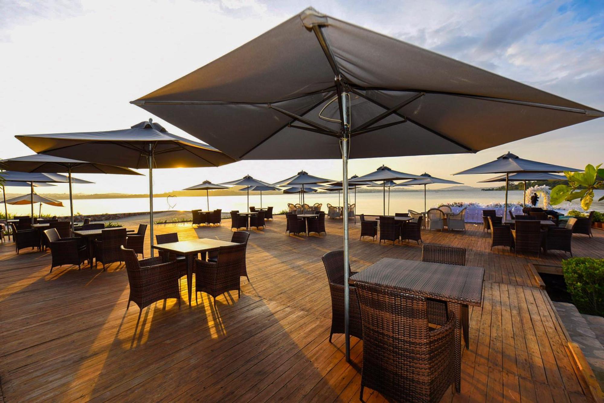 Divine Resort & Spa คัมพาลา ภายนอก รูปภาพ